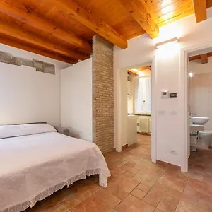 https://via-5-giornate-13-apartment.it-lombardy.com