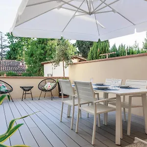 https://torrigiani-charming-apartament.it-tuscanyhotel.com