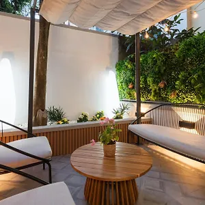 https://elegante-appartamento-con-giardino-privato-jacuzzi-nel.it-tuscanyhotel.com