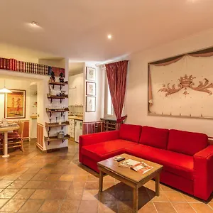 Lovely Flat By The Trevi Fountain Apartamento